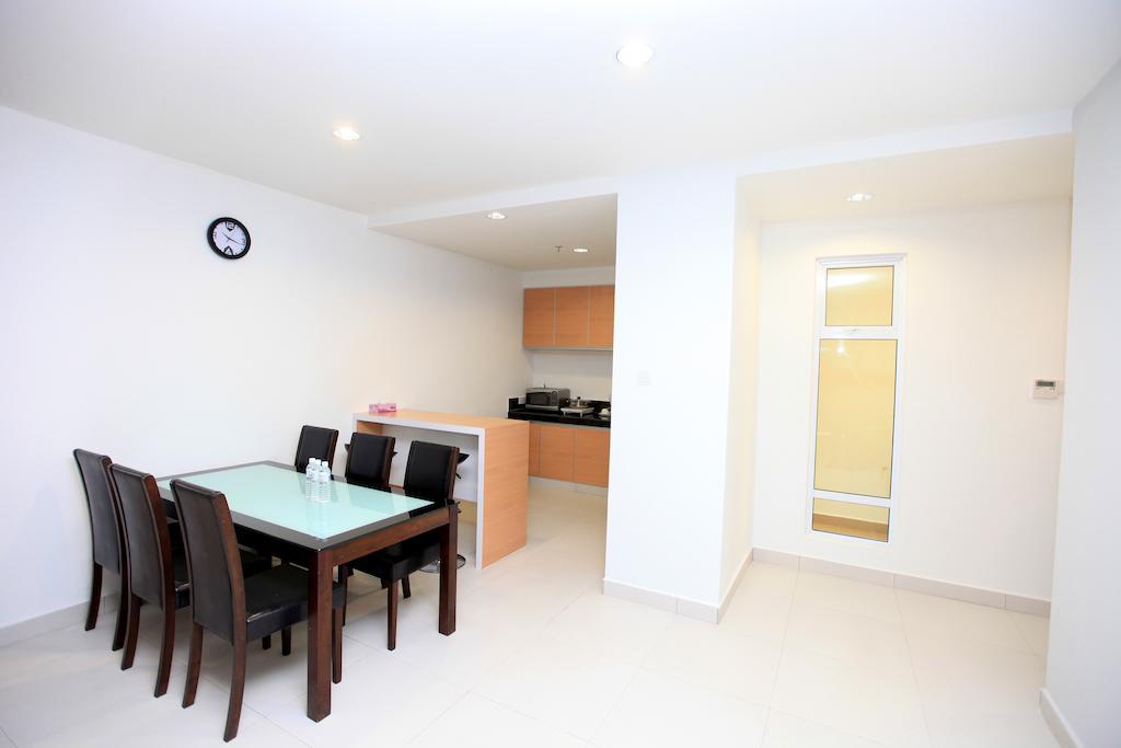 Merdeka Suites Hotel Мири Стая снимка