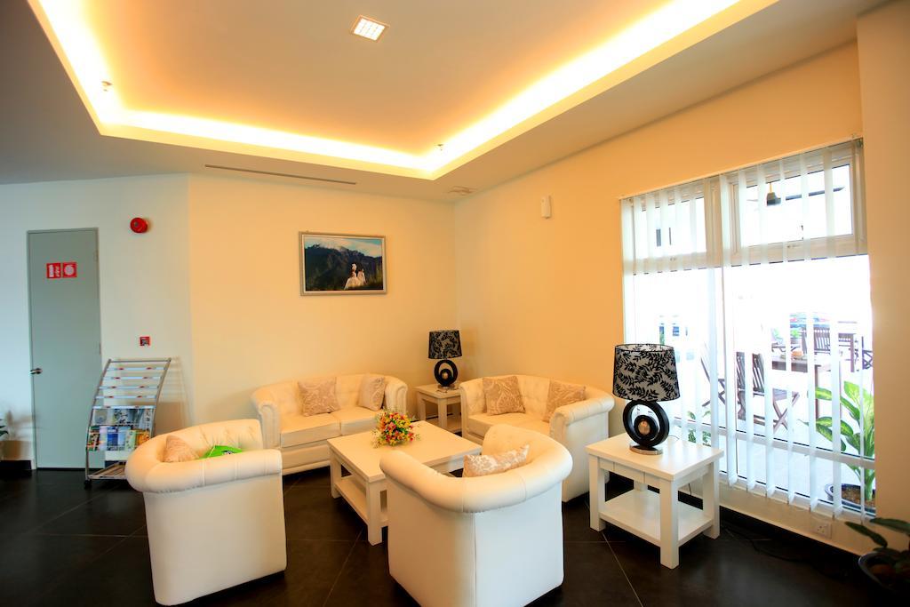 Merdeka Suites Hotel Мири Екстериор снимка