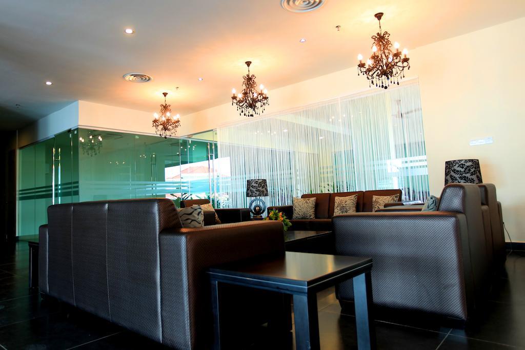 Merdeka Suites Hotel Мири Екстериор снимка