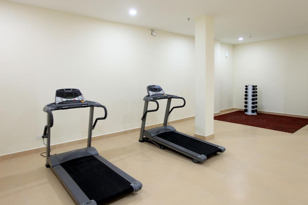 Merdeka Suites Hotel Мири Екстериор снимка